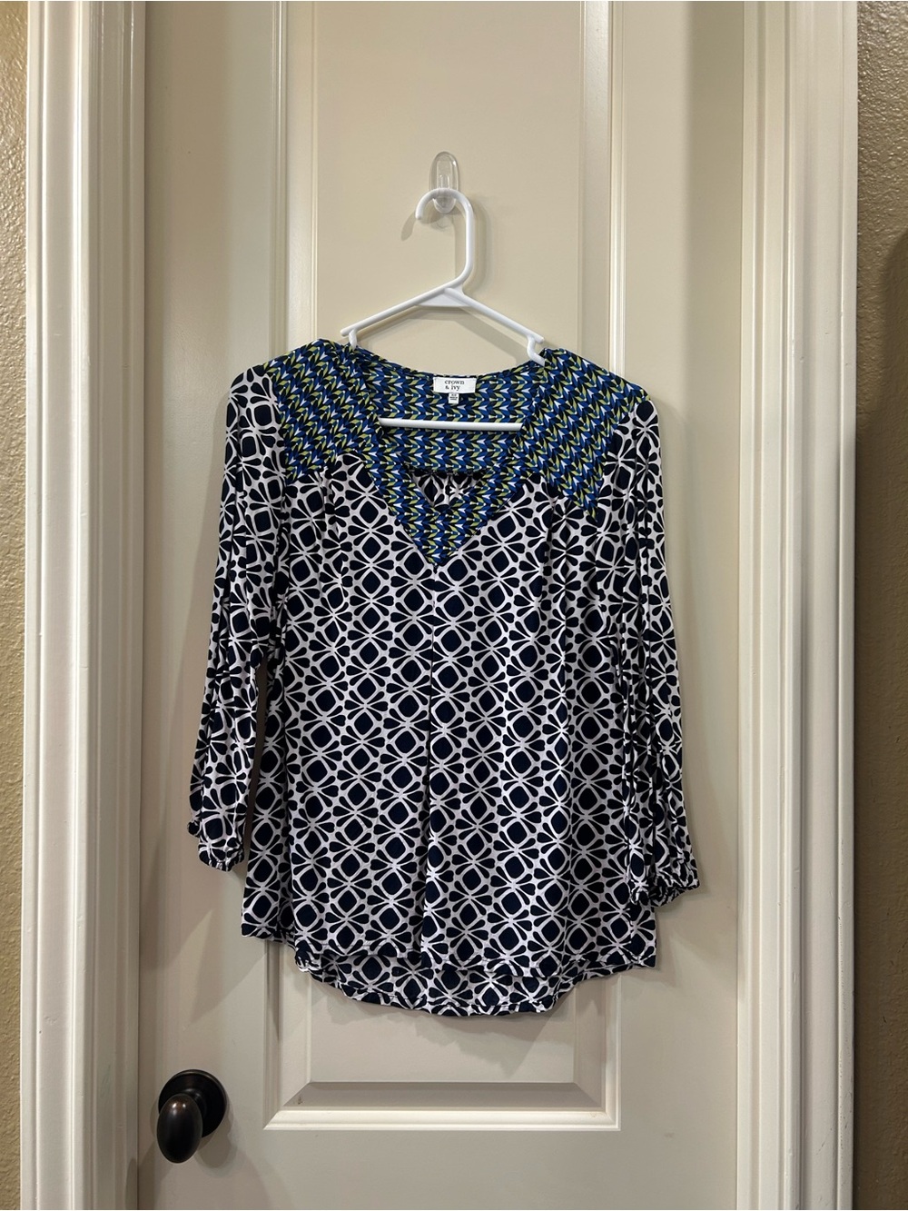 XS Crown & Ivy Women's Geometric Print Blouse with Contrast Yoke - Blue/White